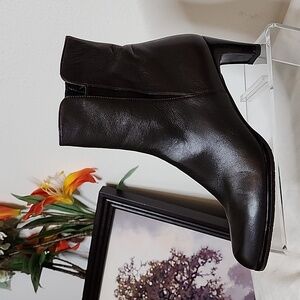 RARE Vintage Stuart Weitzman Heeled Boots Dark Brown Nappa Leather Ankle Booties